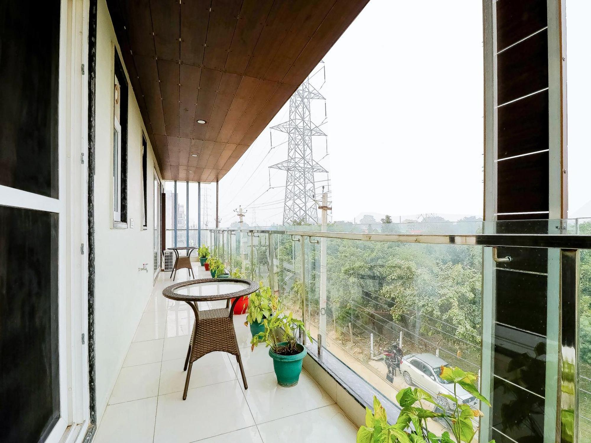 Treebo Rejoice 52 - 3Km From Huda City Metro Station Badshahpur Экстерьер фото