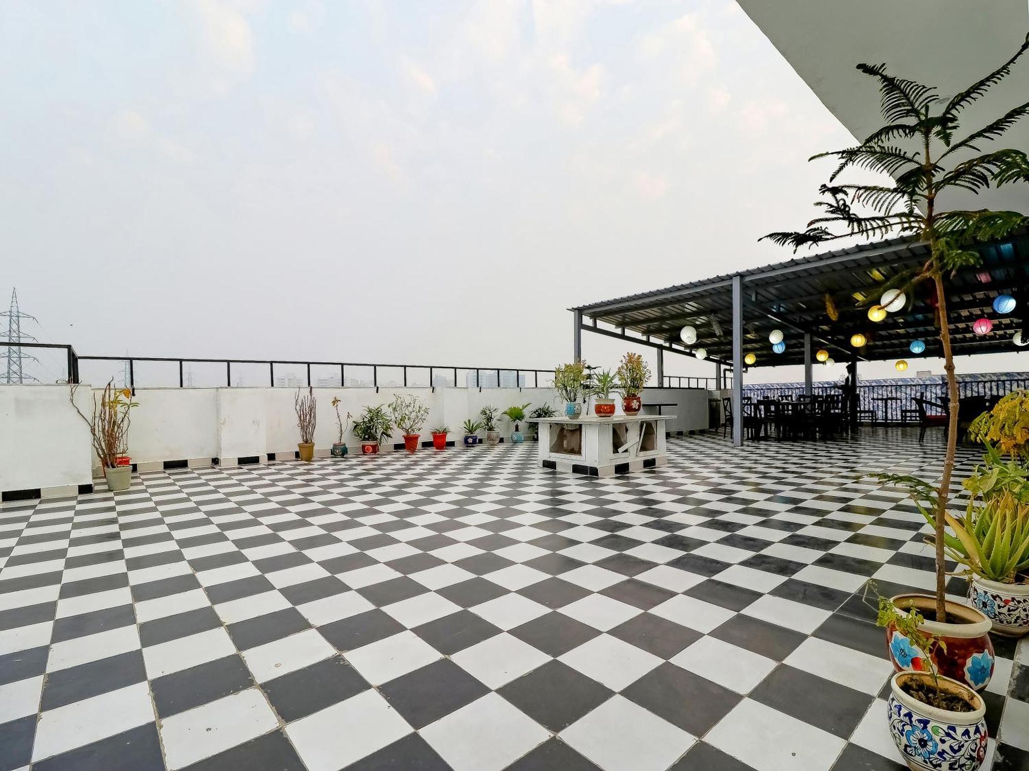 Treebo Rejoice 52 - 3Km From Huda City Metro Station Badshahpur Экстерьер фото